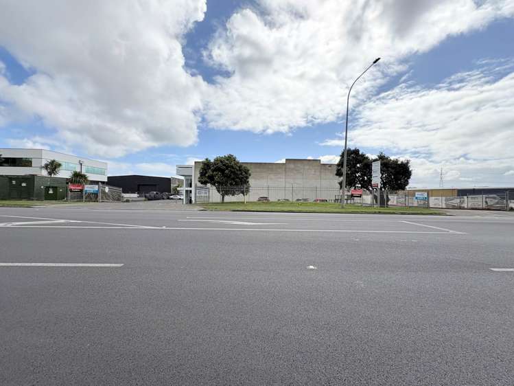 Unit B/88 Harris Road East Tamaki_10