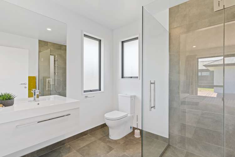 7 Russ Drive Lincoln_9