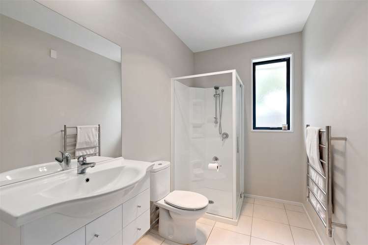 17 Brookwater Avenue Northwood_12