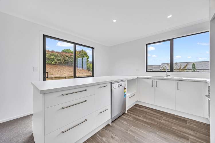 21 Pourewa Street_5