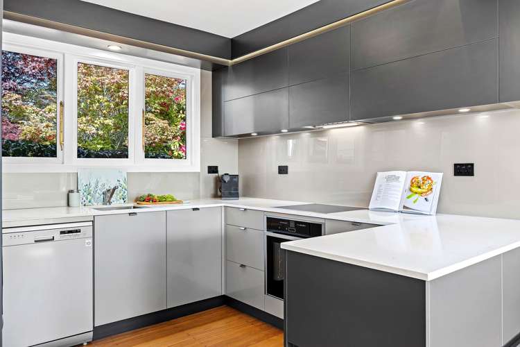 6 Nyoli Street Northcote_9