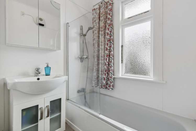 17 Fernlea Avenue Karori_15