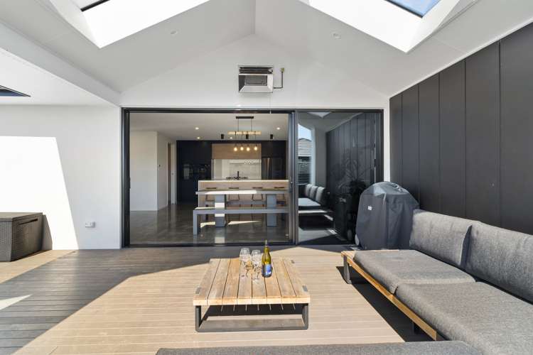 19 Honeyfield Drive Whalers Gate_9