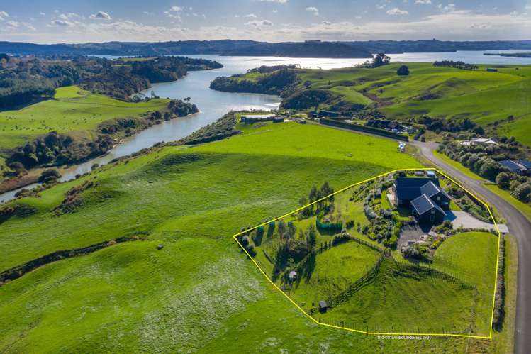 37 Bridle Creek Road Raglan_2