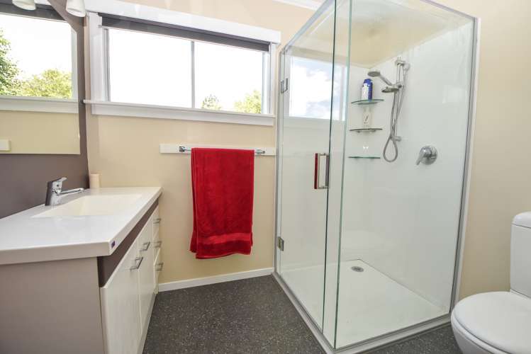 485 High Street South Carterton_11