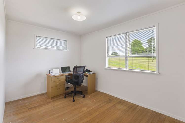 6 Hutchinsons Road Bucklands Beach_11