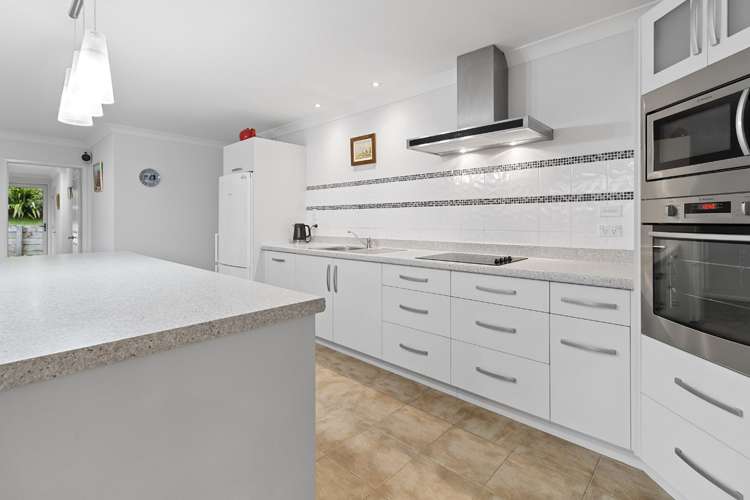 63 Bathurst Crescent Pyes Pa_11