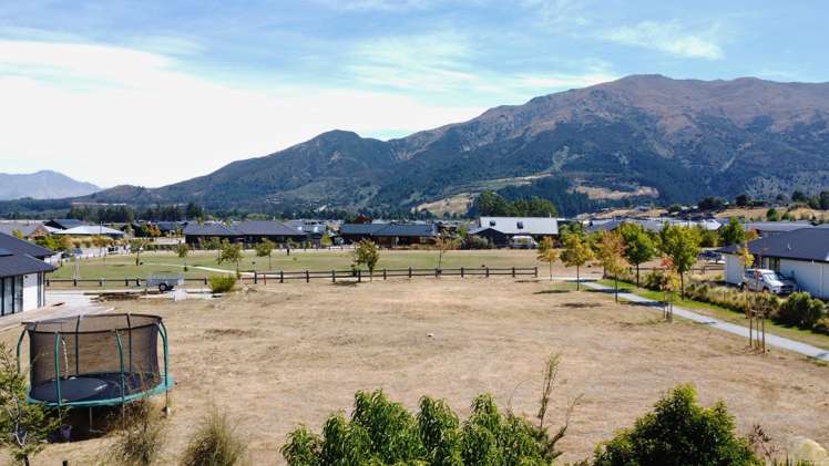 13 Dingle Street Lake Hawea_10