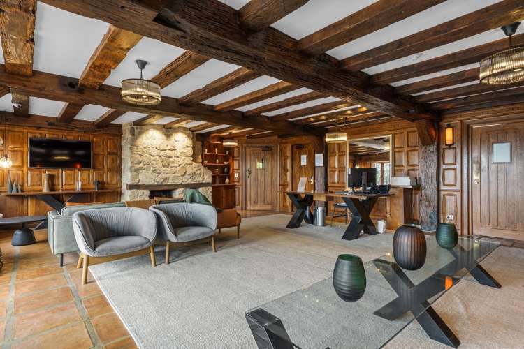 2 Quiet Woman Way Nelson_6