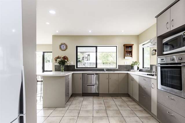 77 Acornia Close Ohauiti_2