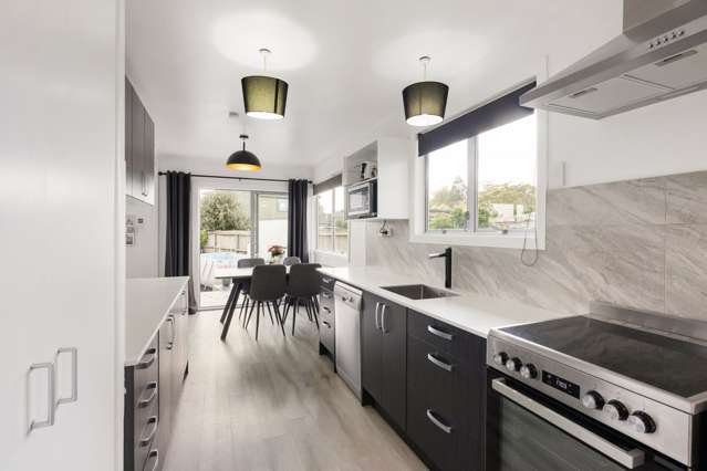 4 Beds And Plenty Of Parking In Chartwell