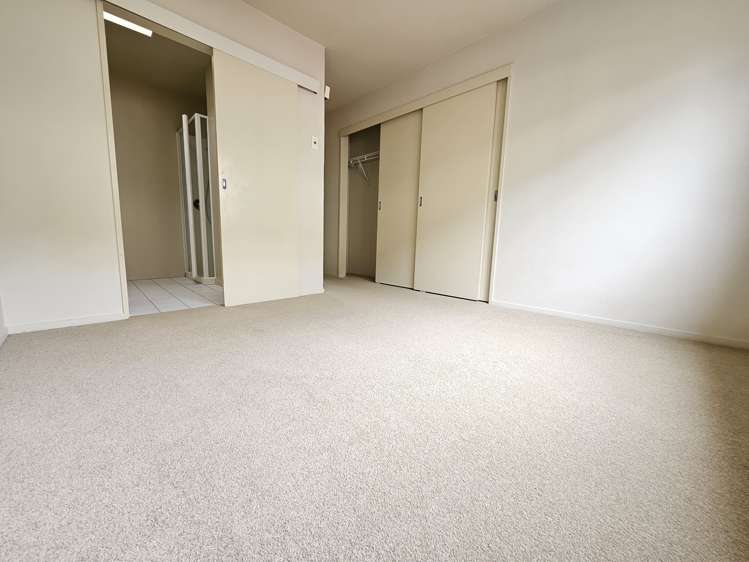 7/11 Spencer Road Oteha_8