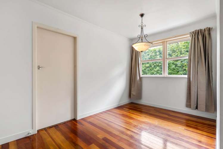 18 Triangle Road Massey_8