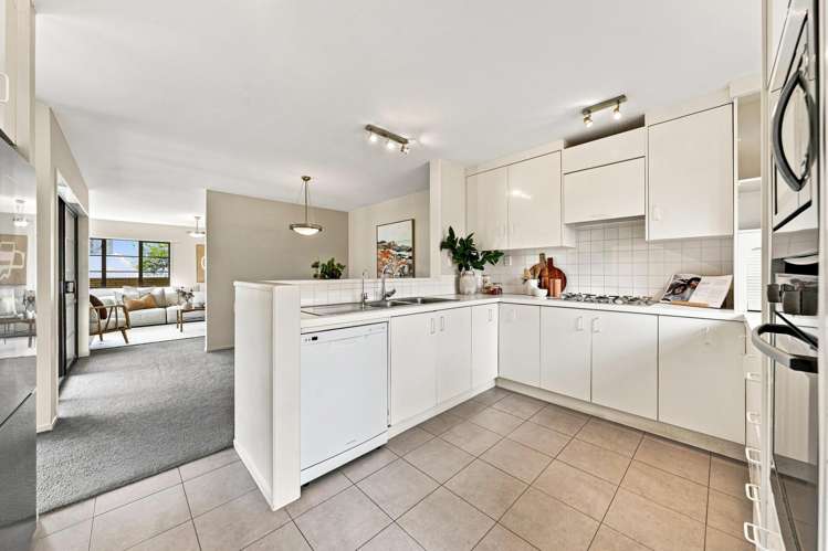 3/23 Clonbern Road Remuera_12