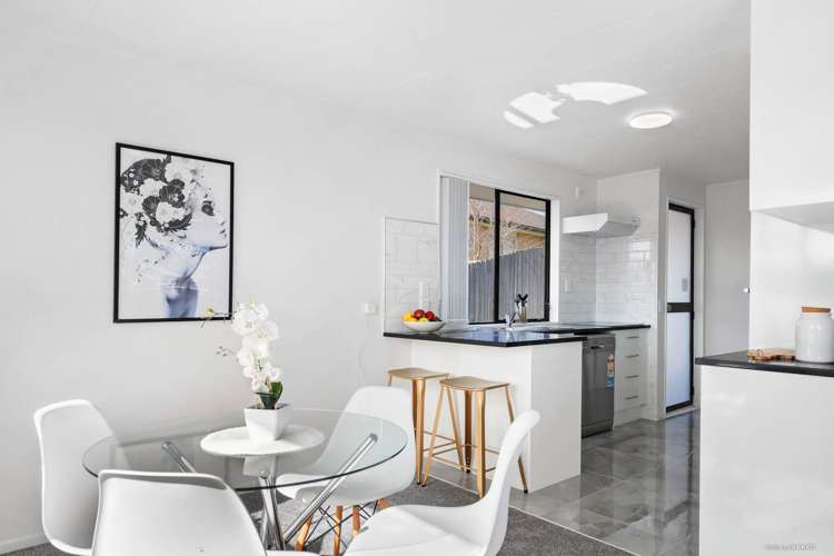 26 Glen Close Glen Eden_9