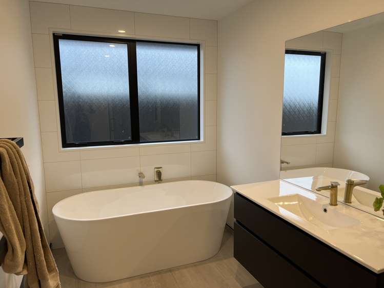 4 Loch Green, Lake Hood Ashburton_9