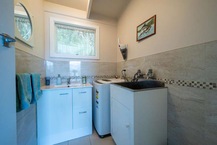 35 Kingfisher Road Takamatua_11