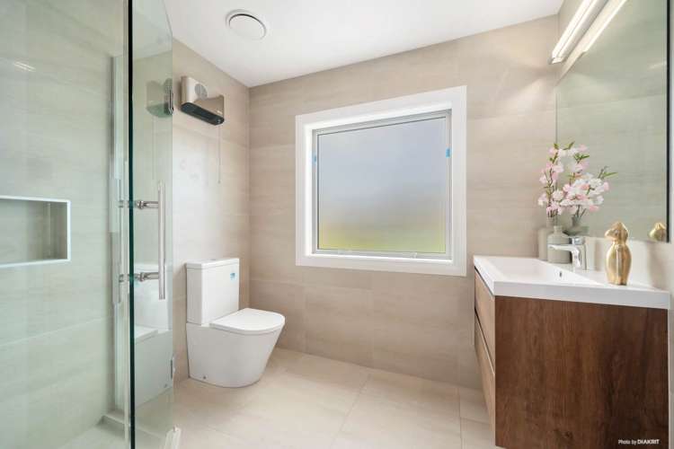 24 Boocock Crescent Orewa_21