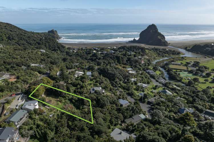 84 Seaview Road Piha_5