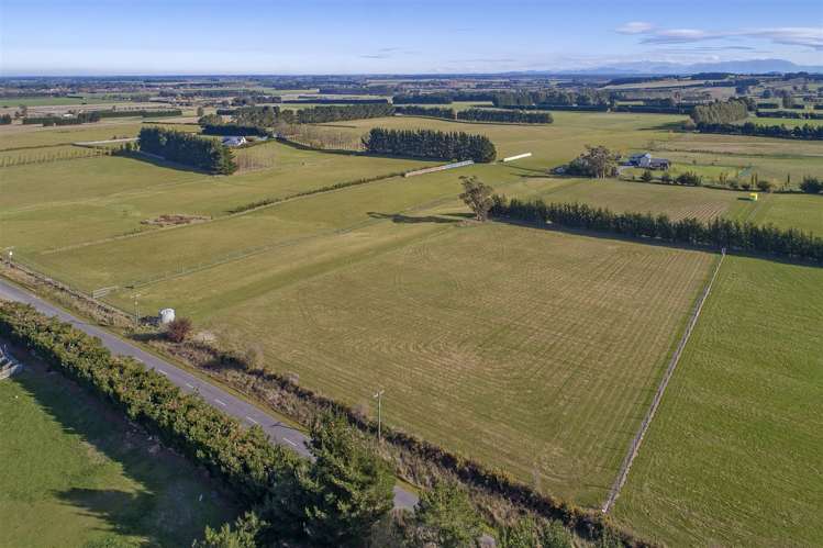 135 Davis Road Cust_9