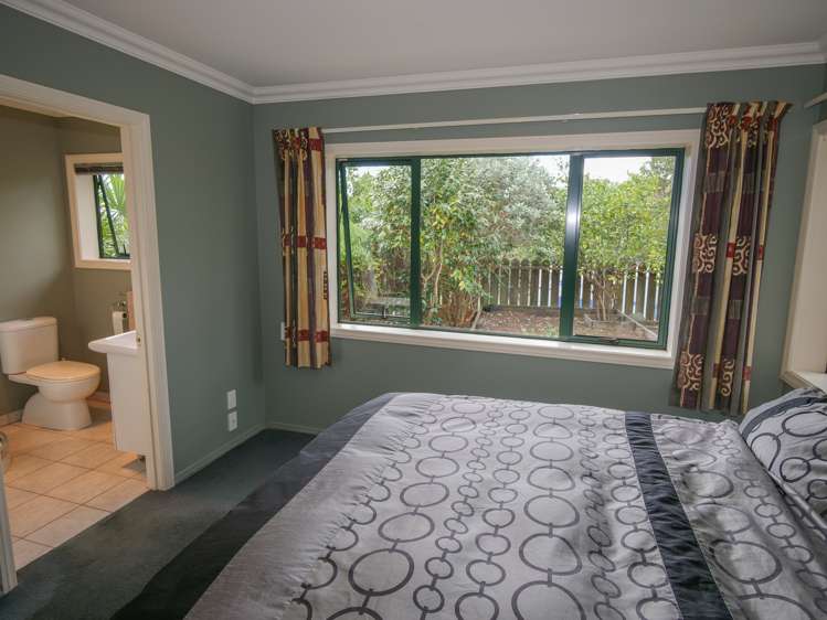 20 Hibiscus Avenue Cable Bay_7