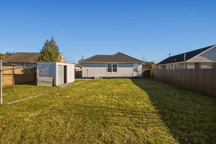 14 Ealing Street Northcote_12