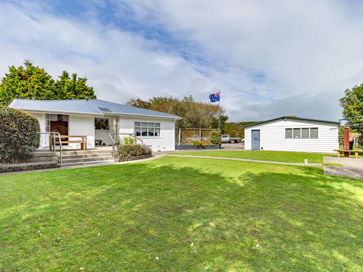 50 Painua Road Hokio Beach_16