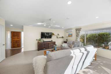 2/12 Pat O'Connor Place_4