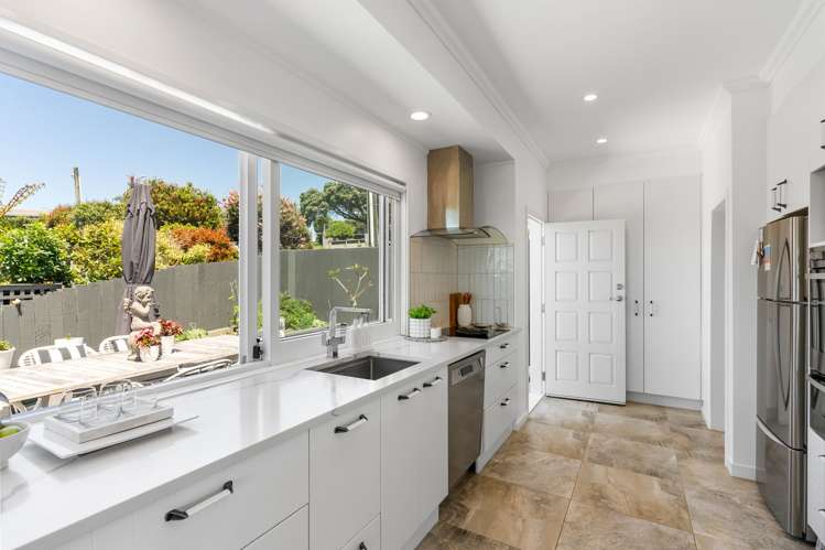 1/1 Eastcliffe Road Castor Bay_11