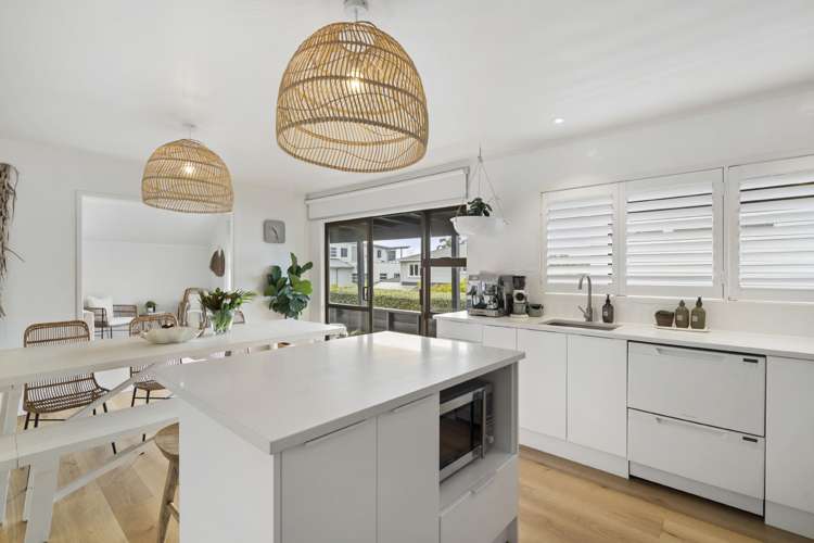 2/10 Merani Street Narrow Neck_7