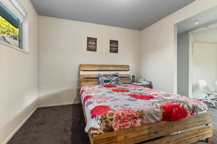 2/41 Challen Close Conifer Grove_8