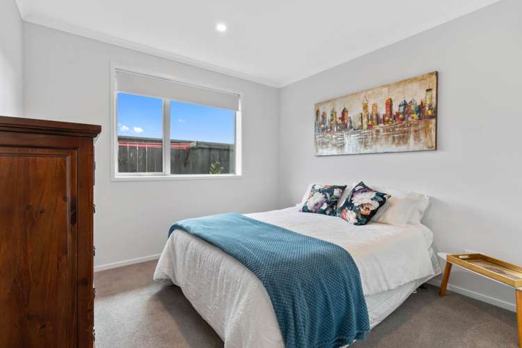 22 Olney Court One Tree Point_11