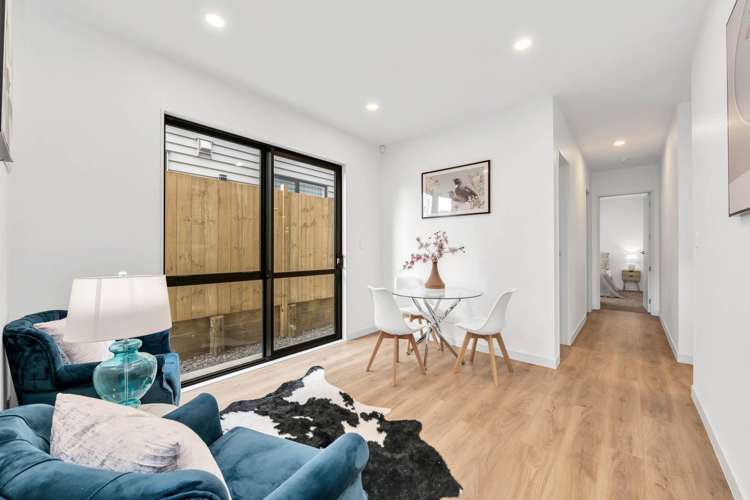 22 Dungloe Avenue Flat Bush_9