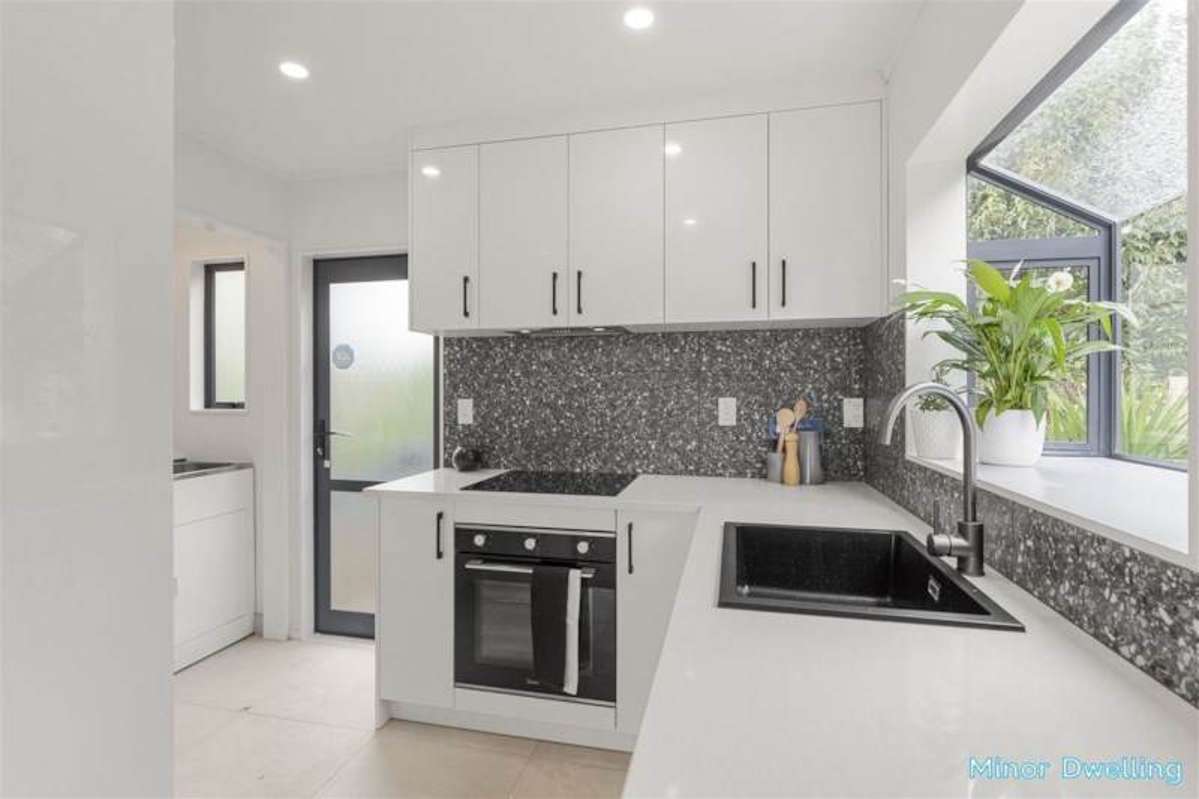 8 & 8A Kupari Place_5