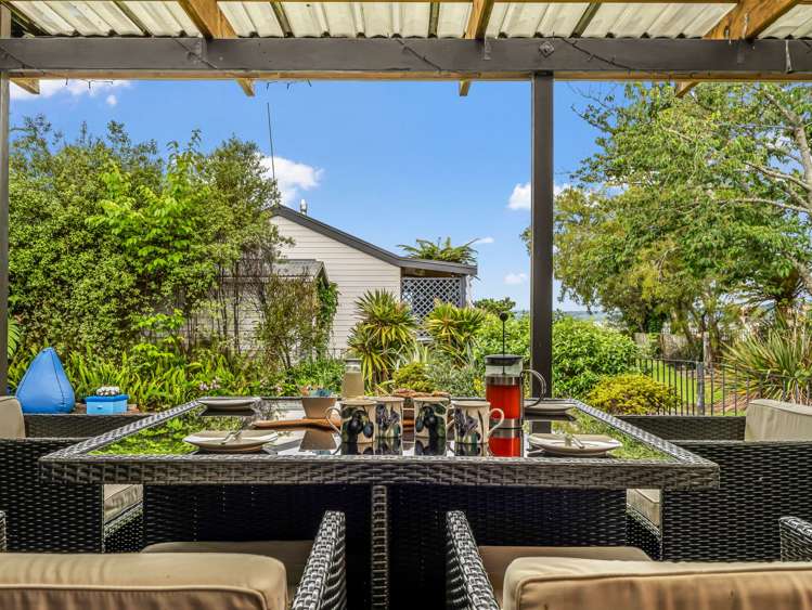 9 Cooper Avenue Holdens Bay_11