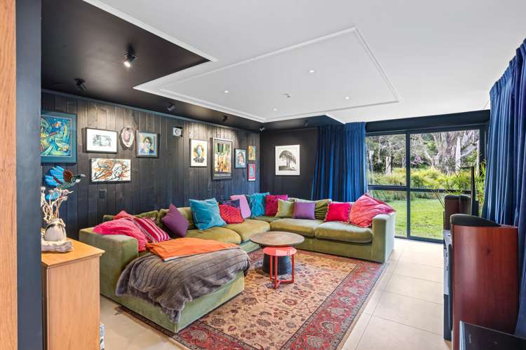 581 West Coast Road_3