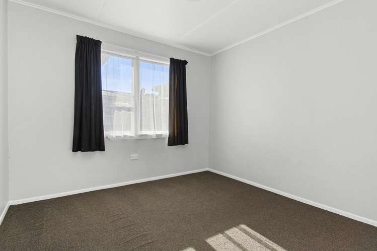 26 Momona Street Wainuiomata_13