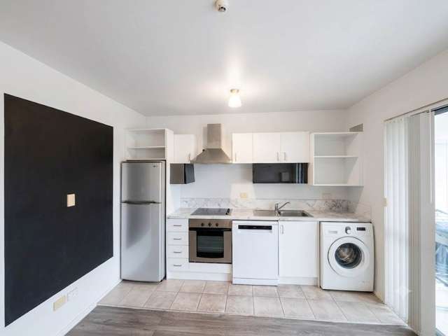 203/10 Flower Street Eden Terrace_3
