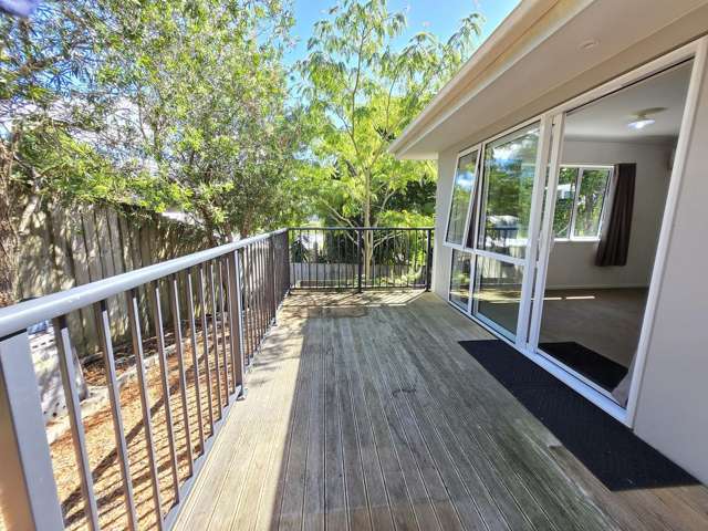 Granny Flat/66 Rivervale Grove Stanmore Bay_1