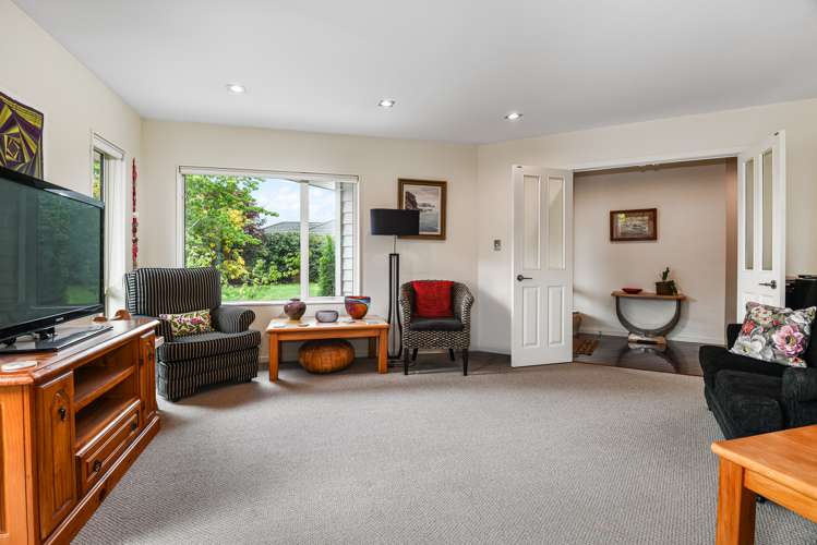 32 Carroll Place Owhata_6