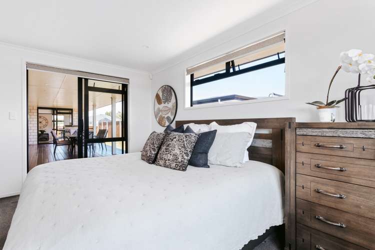 2 Kotare Drive Coastlands_8