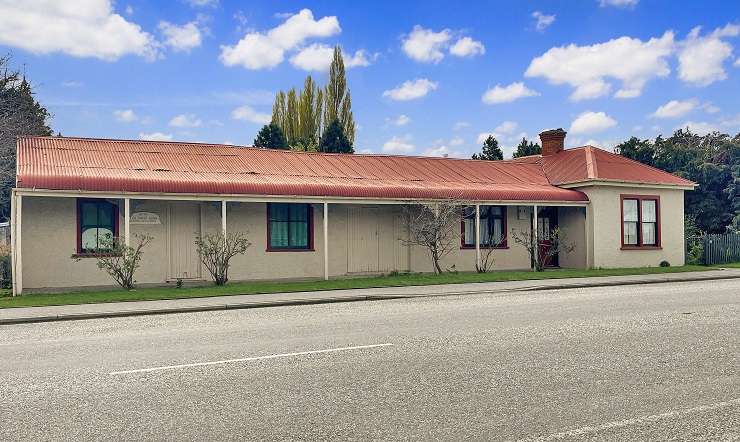 The Oturehua Railway Hotel, built in the 1800s, is a popular haunt for those riding the Otago Central Rail Trail. Photo / Supplied