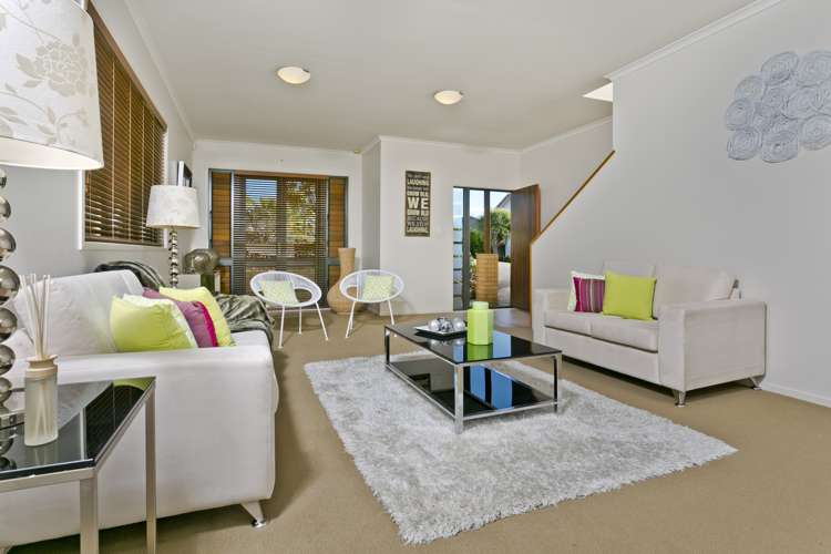 14 Greenbough Lane Greenhithe_5