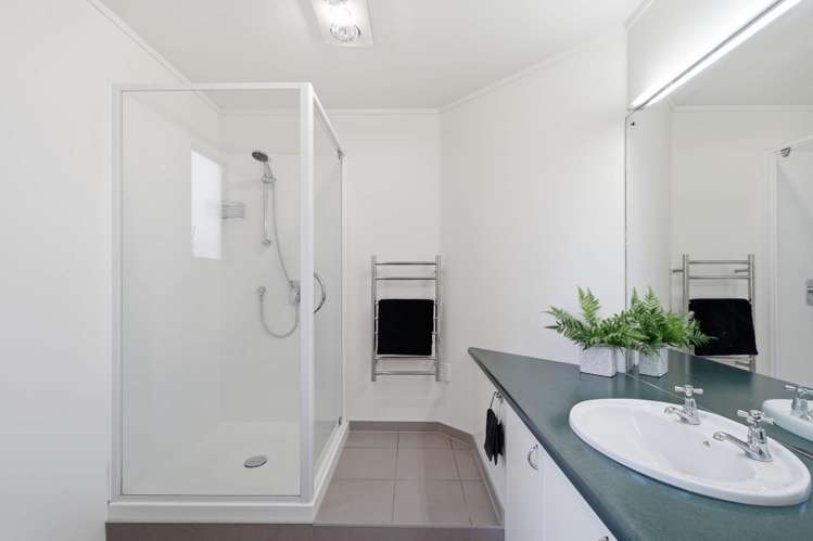 2/18 Stredwick Drive Torbay_10