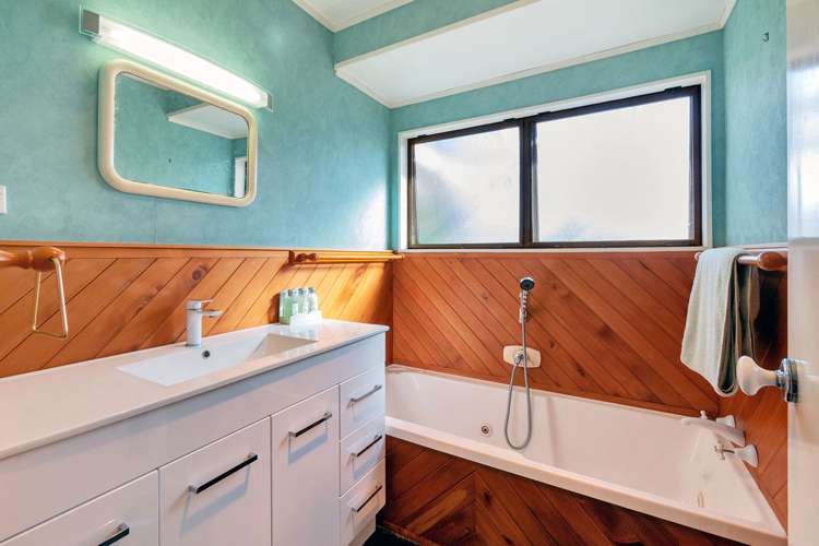 27 Kath Henry Lane Drury_12