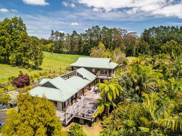 Substantial 4Ha Lifestyle Multi-Dwelling Property