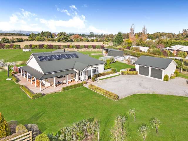 Lifestyle Living with Tararua Views