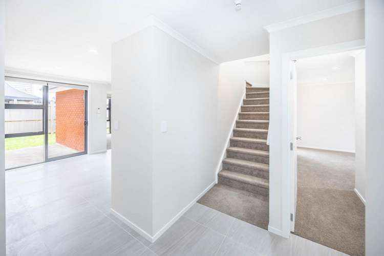 2/57 Waireka Road Rototuna_17