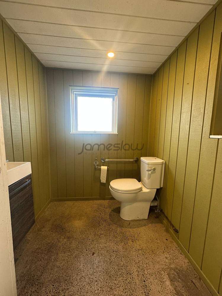 442 North Road Clevedon_13