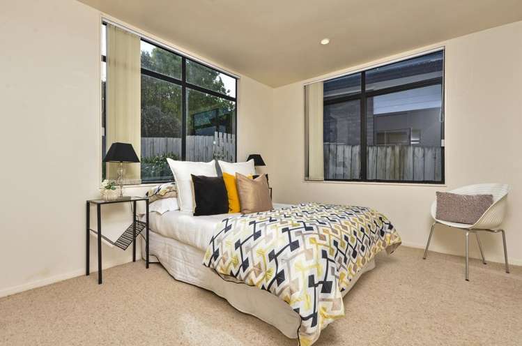 5 Savoy Road Orewa_13